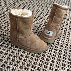 UGG Classic Chestnut Toddler Boots size 9